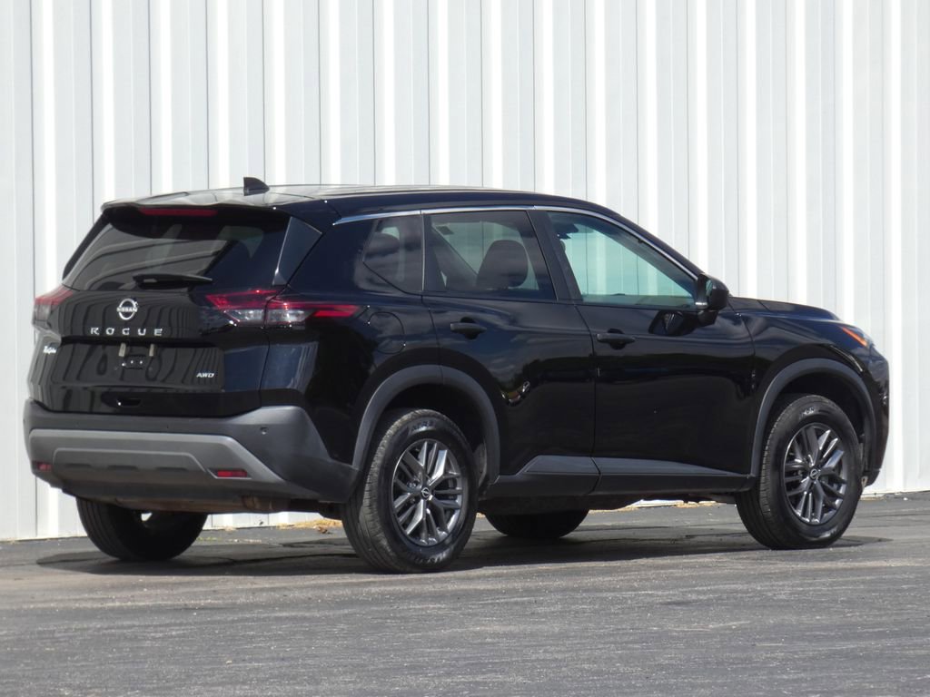 Used 2023 Nissan Rogue S AWD/4WD image 3