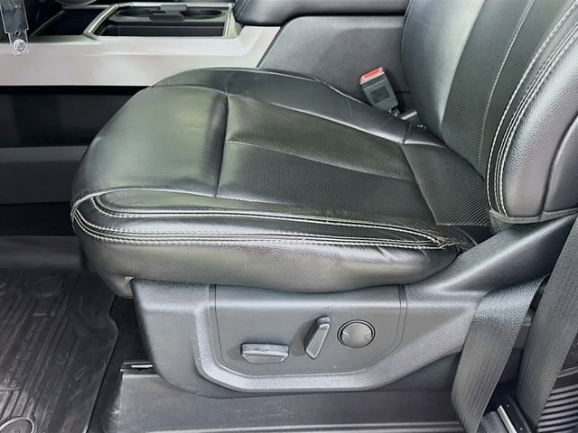 Used 2020 Ford F350 Lariat w/ Chrome Package image 23