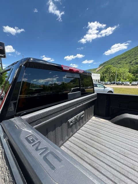 New 2026 GMC Sierra 1500 AT4 w/ Technology Package AWD/4WD image 18