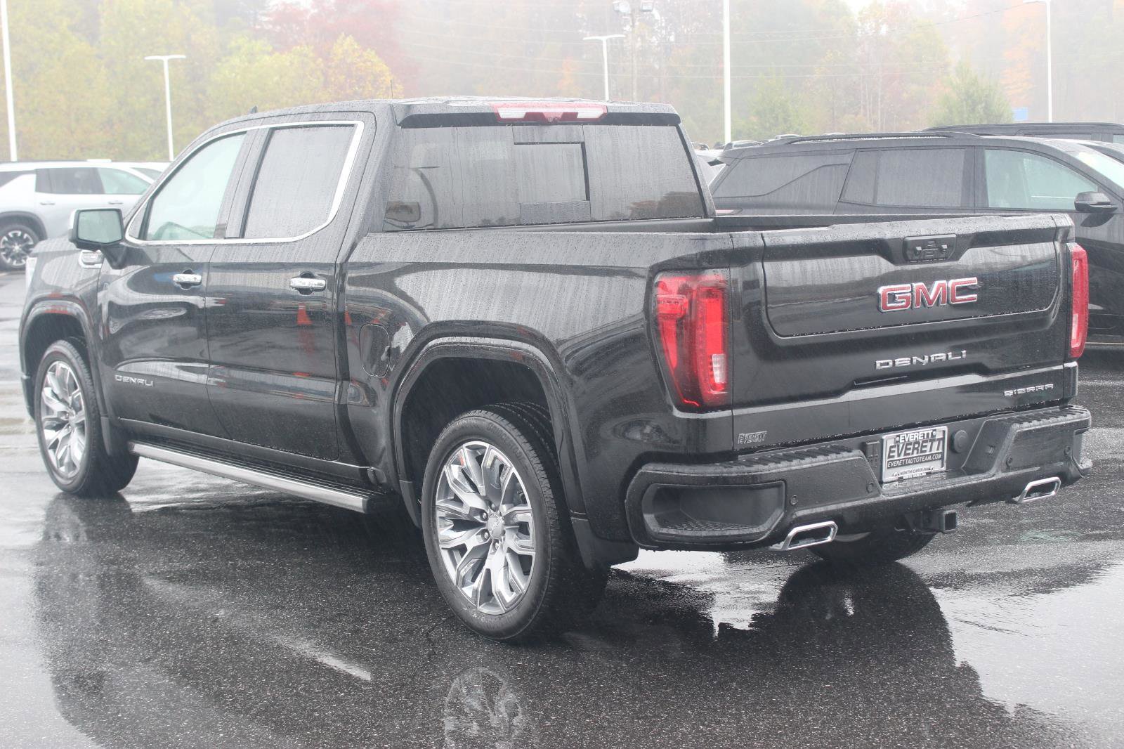 New 2026 GMC Sierra 1500 Denali w/ Denali Reserve Package image 14