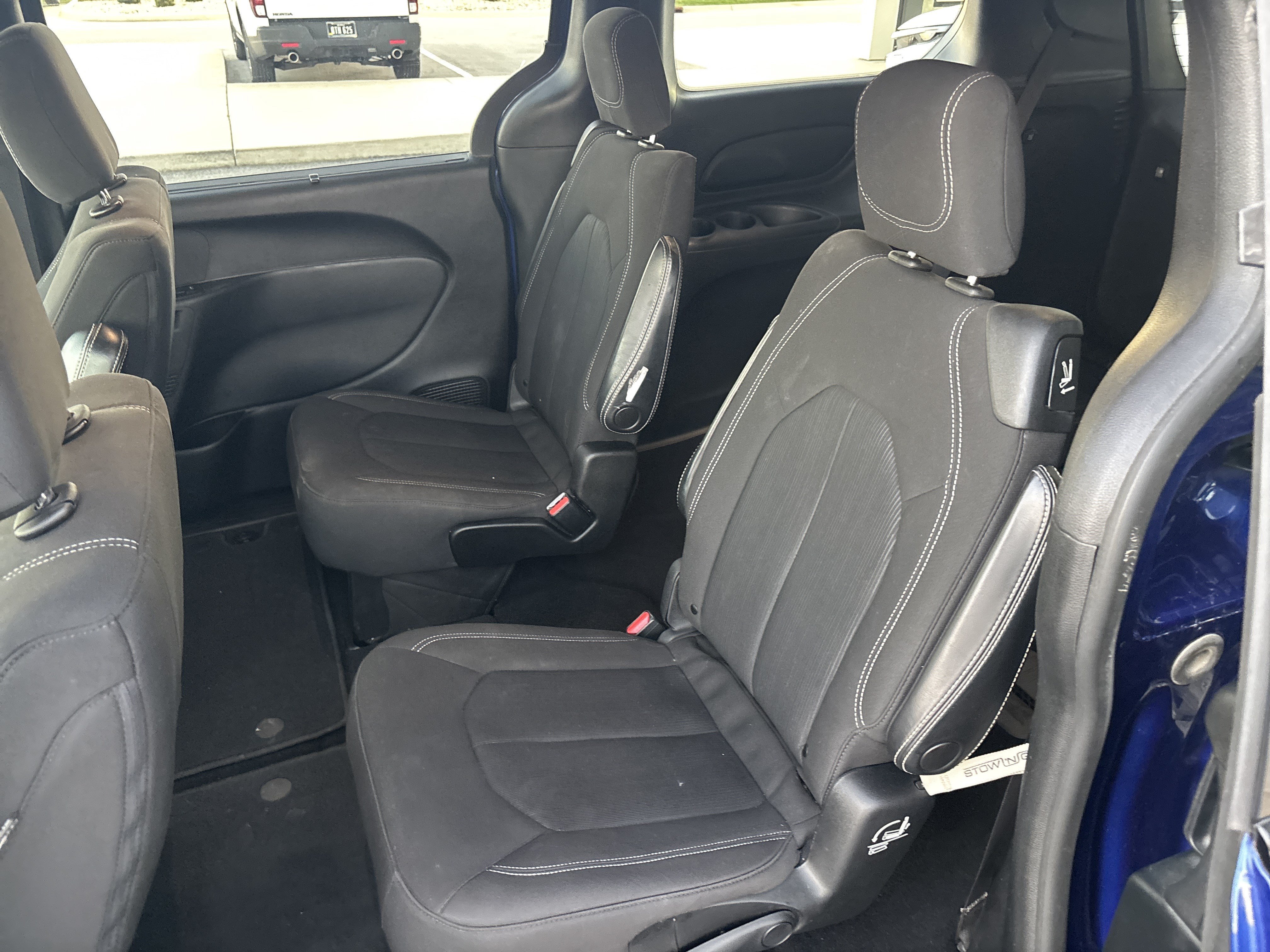 Used 2020 Chrysler Pacifica Touring w/ S Appearance Package FWD image 24