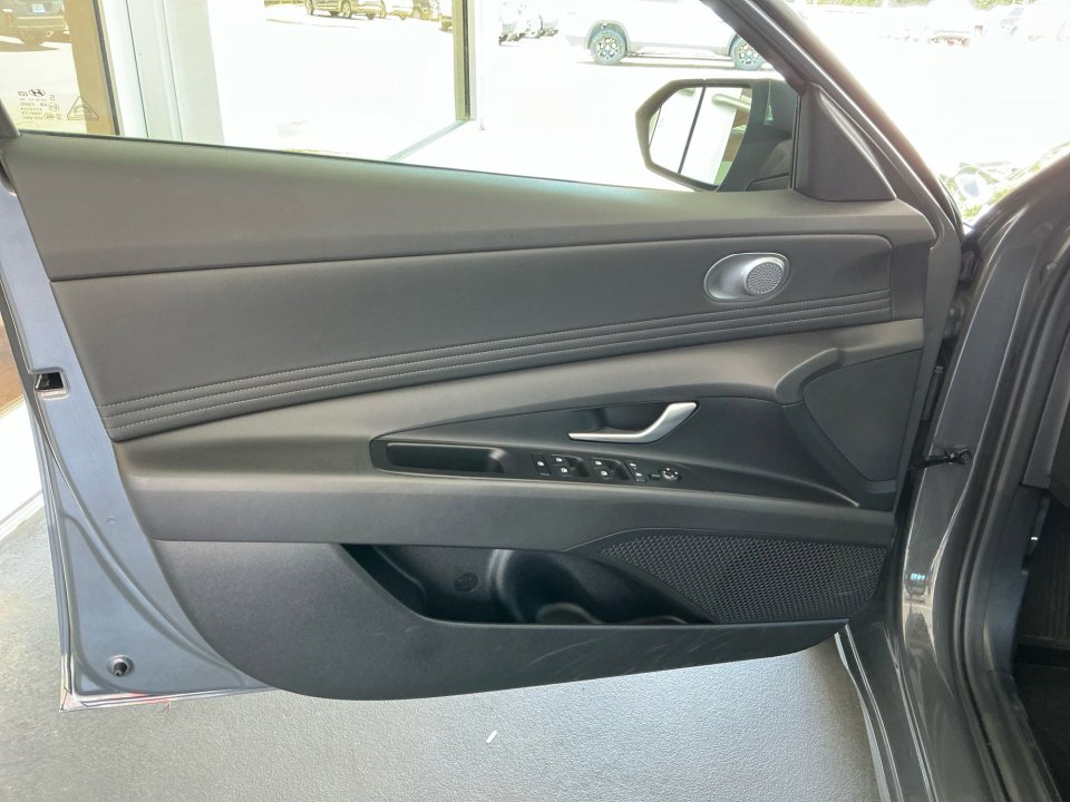 Used 2024 Hyundai Elantra SEL w/ Convenience Package FWD image 36