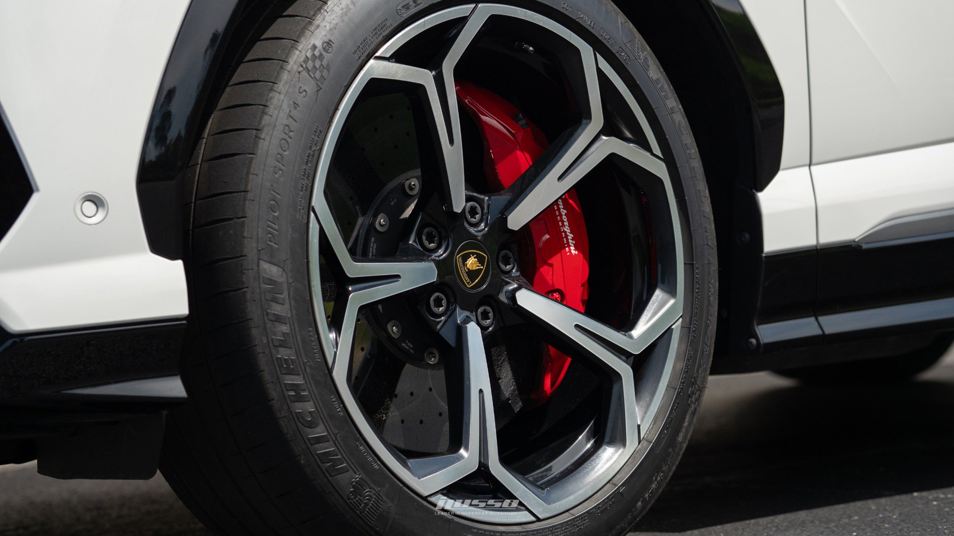 Used 2021 Lamborghini Urus image 16