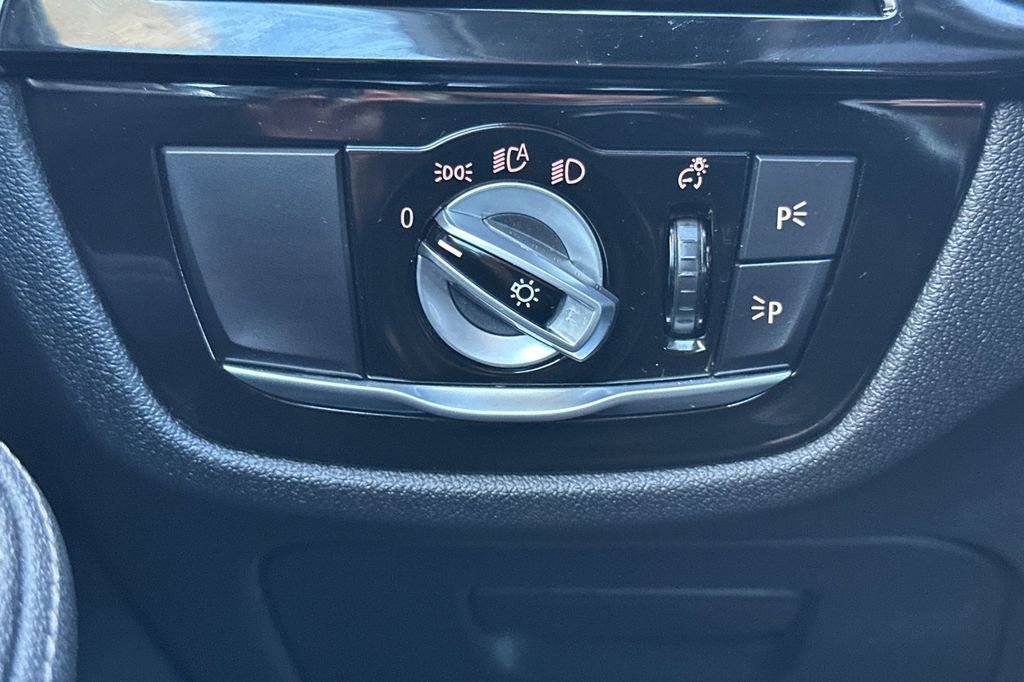 Used 2023 BMW 530e w/ M Sport Package image 31