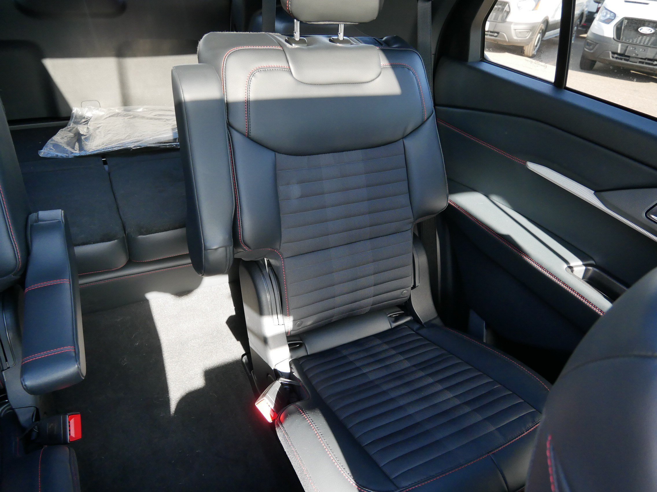Used 2026 Ford Explorer ST-Line w/ ST-Line Street Pack AWD/4WD image 14