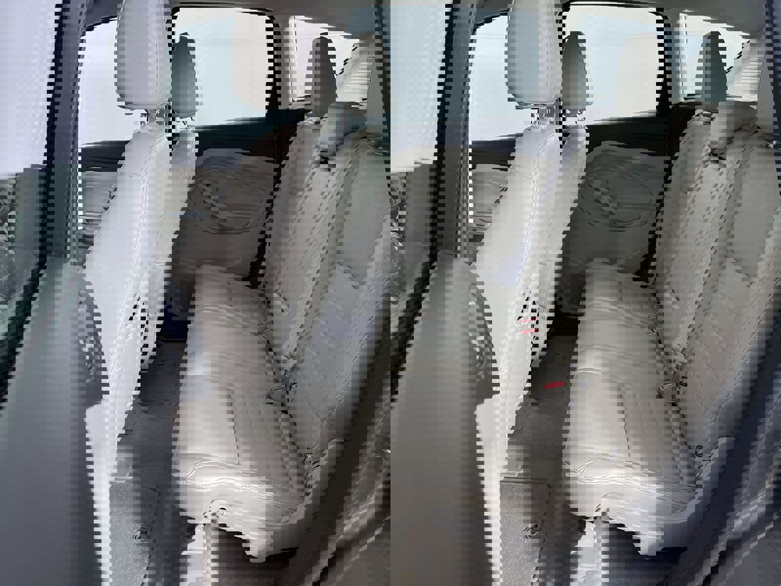 Used 2014 Ford C-MAX Energi SEL w/ Equipment Group 303A image 22