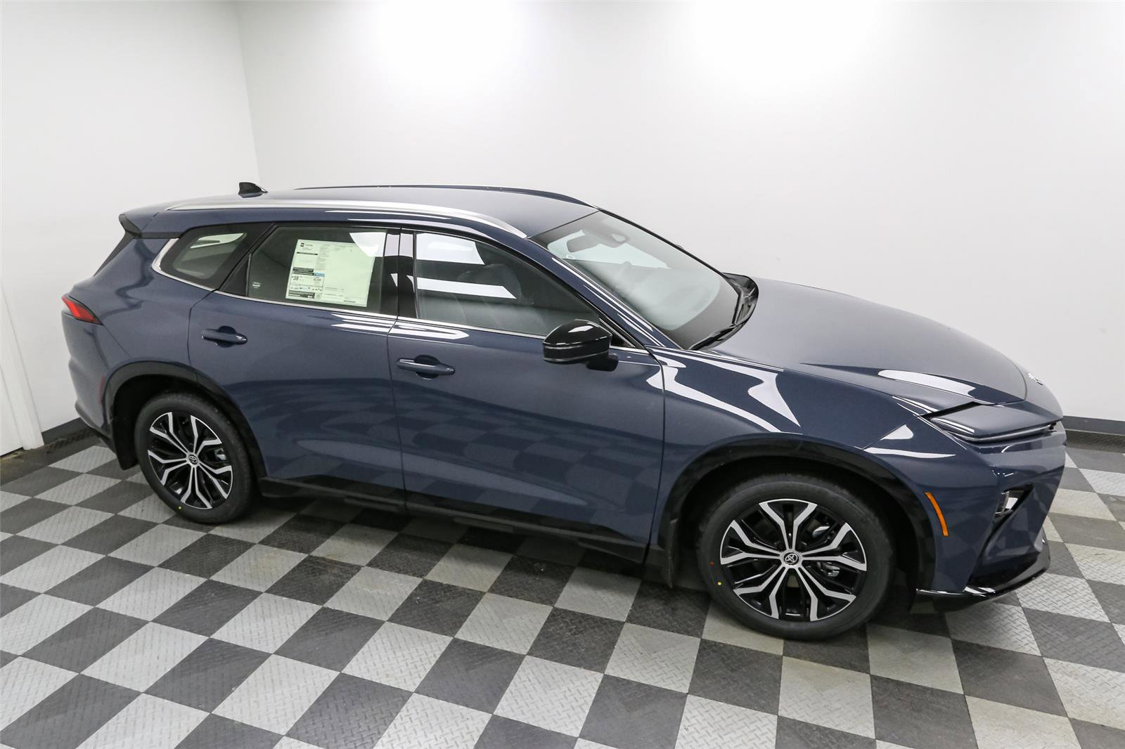 New 2025 Toyota Crown Signia image 5