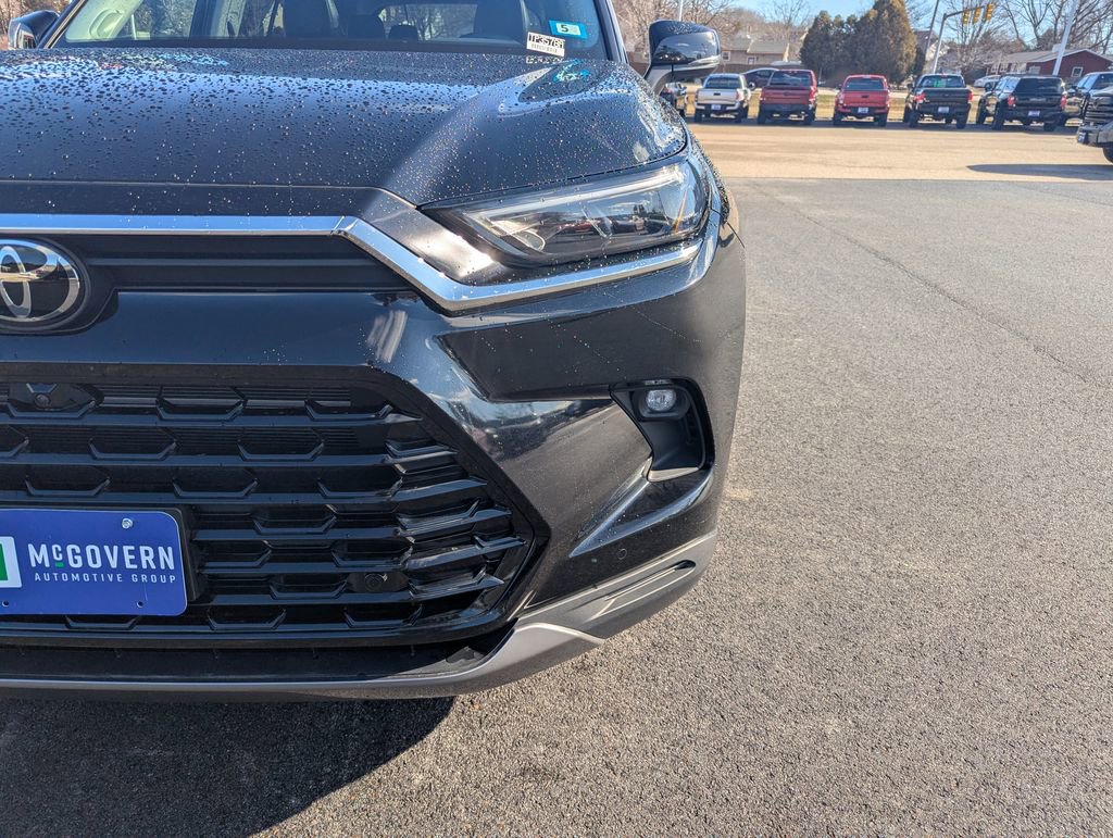 Used 2026 Toyota Grand Highlander Limited image 11