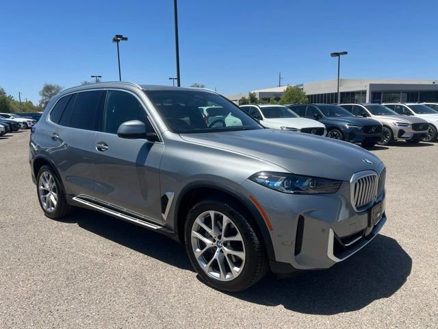 Used 2024 BMW X5 xDrive40i AWD/4WD image 1