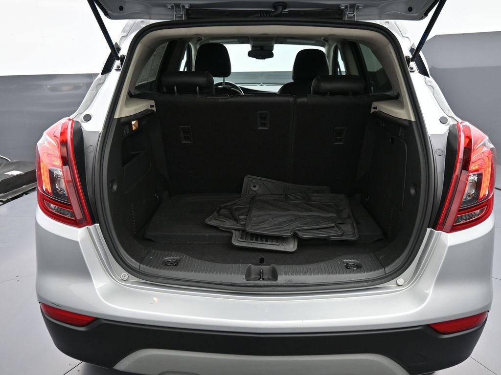 Used 2022 Buick Encore Preferred w/ Safety Package image 21