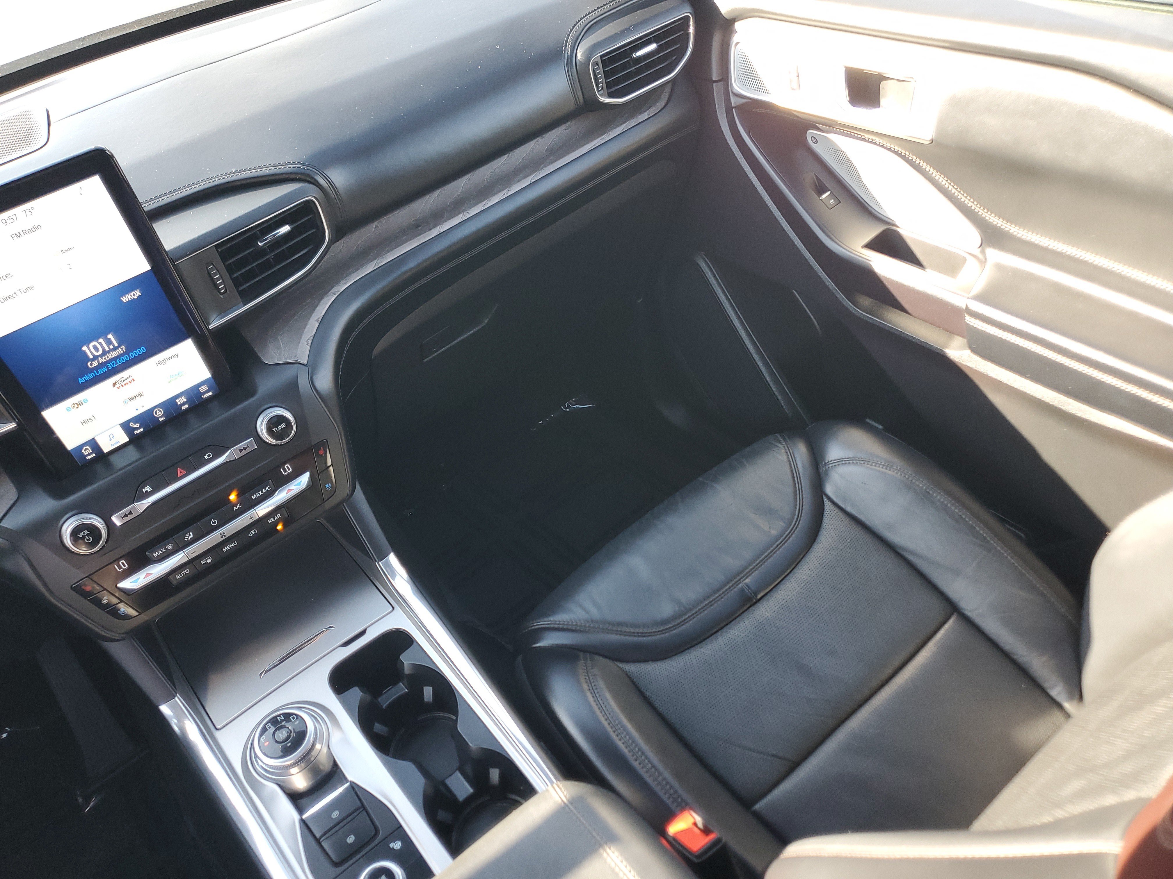 Used 2020 Ford Explorer Platinum w/ Premium Technology Package AWD/4WD image 19