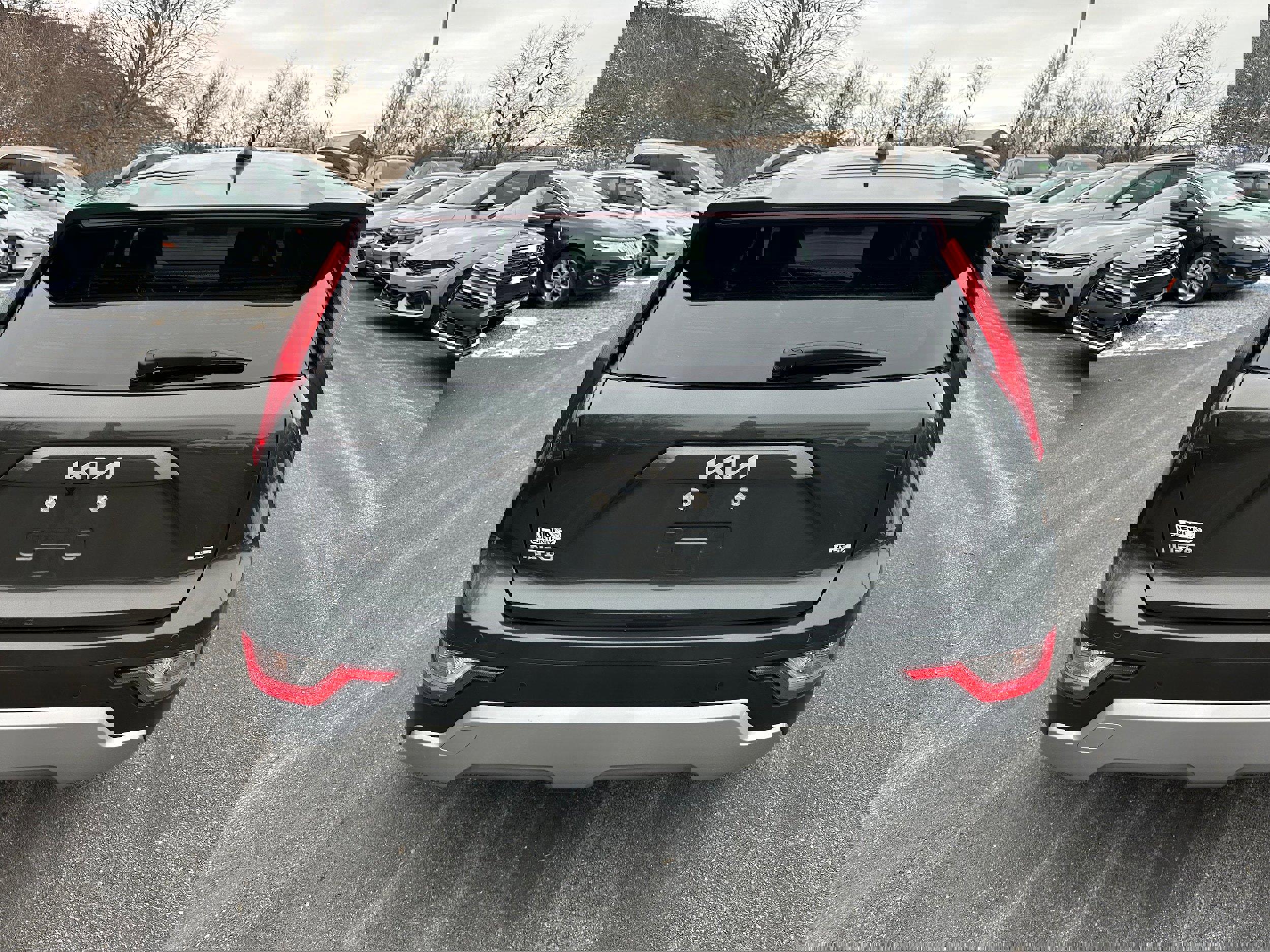 Used 2025 Kia Niro EX image 6