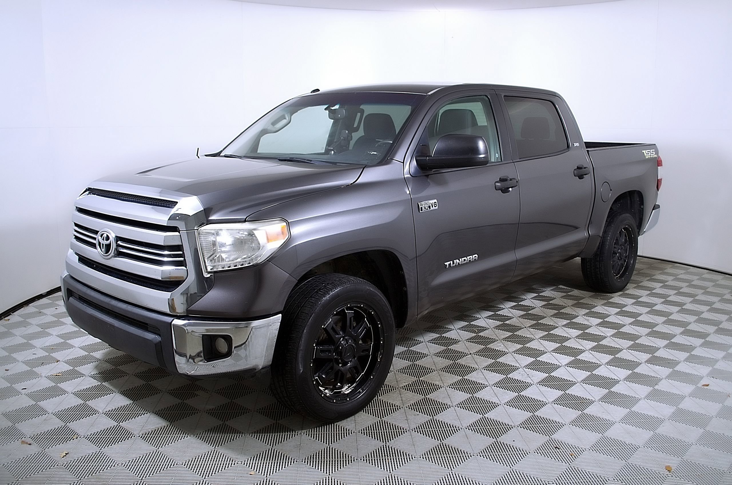Used 2016 Toyota Tundra SR5 w/ SR5 Upgrade Package RWD image 3