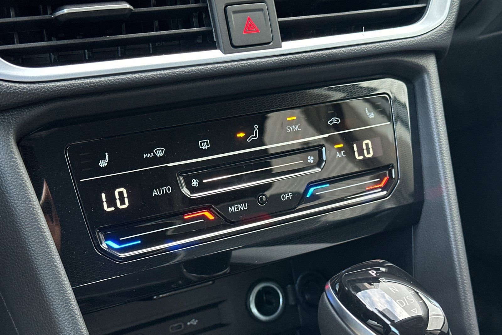 New 2026 Volkswagen Taos SE FWD image 20