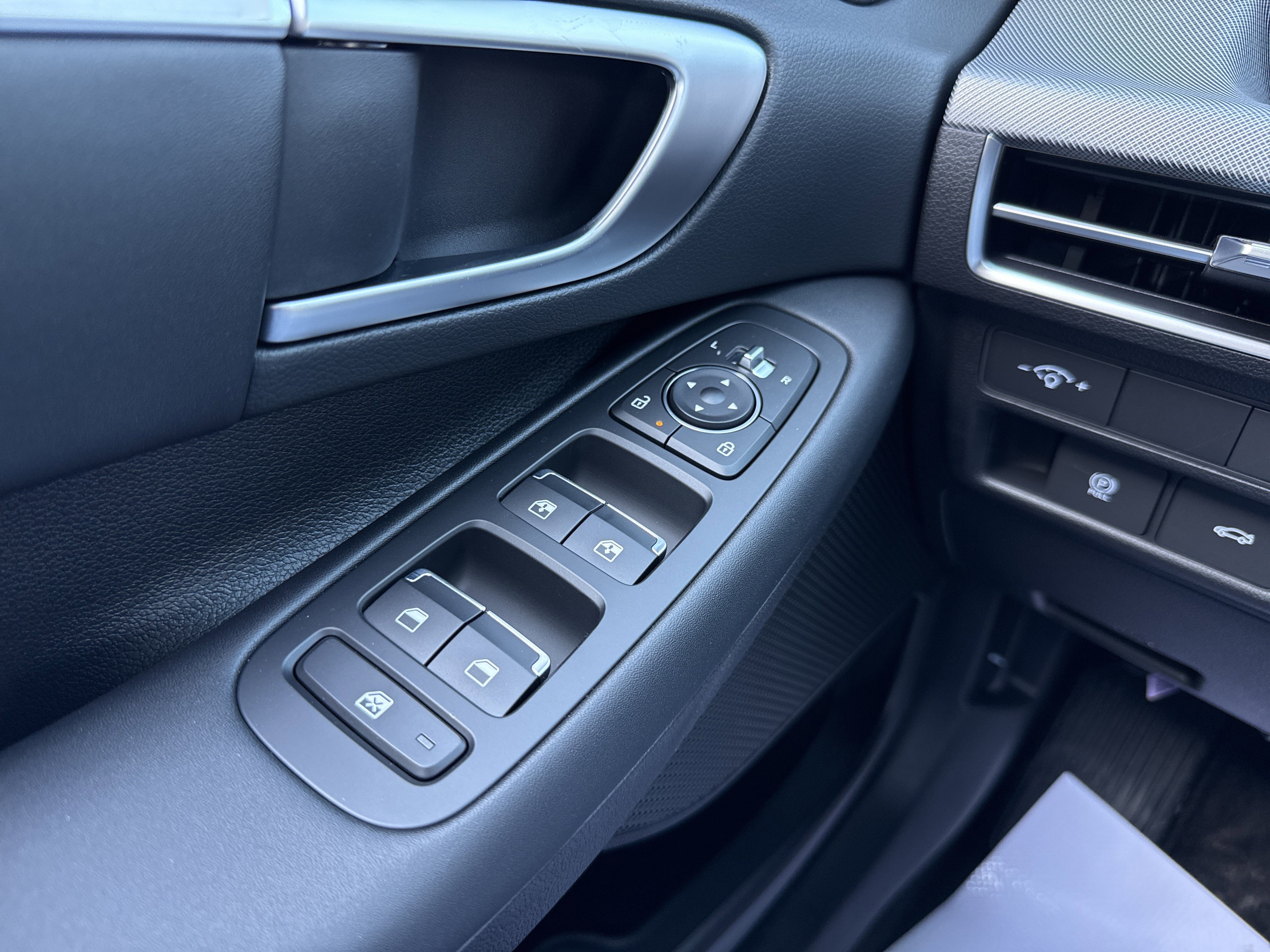 New 2026 Hyundai Sonata SEL FWD image 16