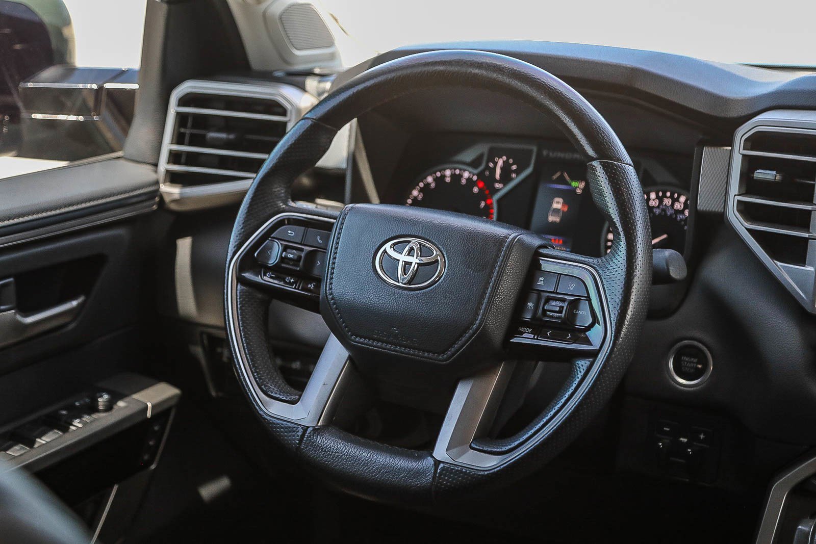 Used 2023 Toyota Tundra Limited AWD/4WD image 15