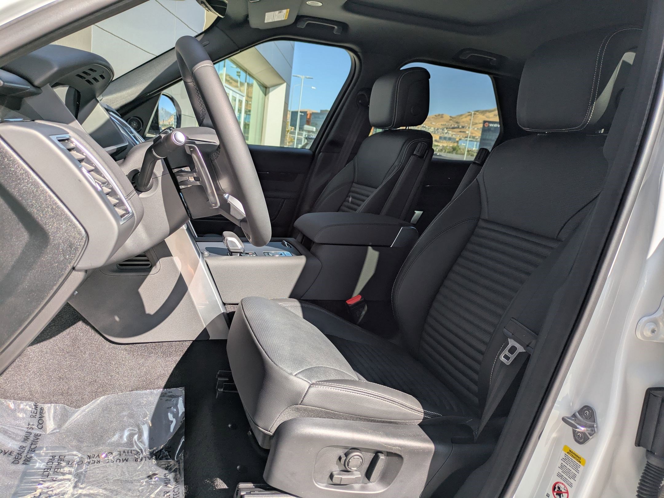 New 2025 Land Rover Discovery S image 16