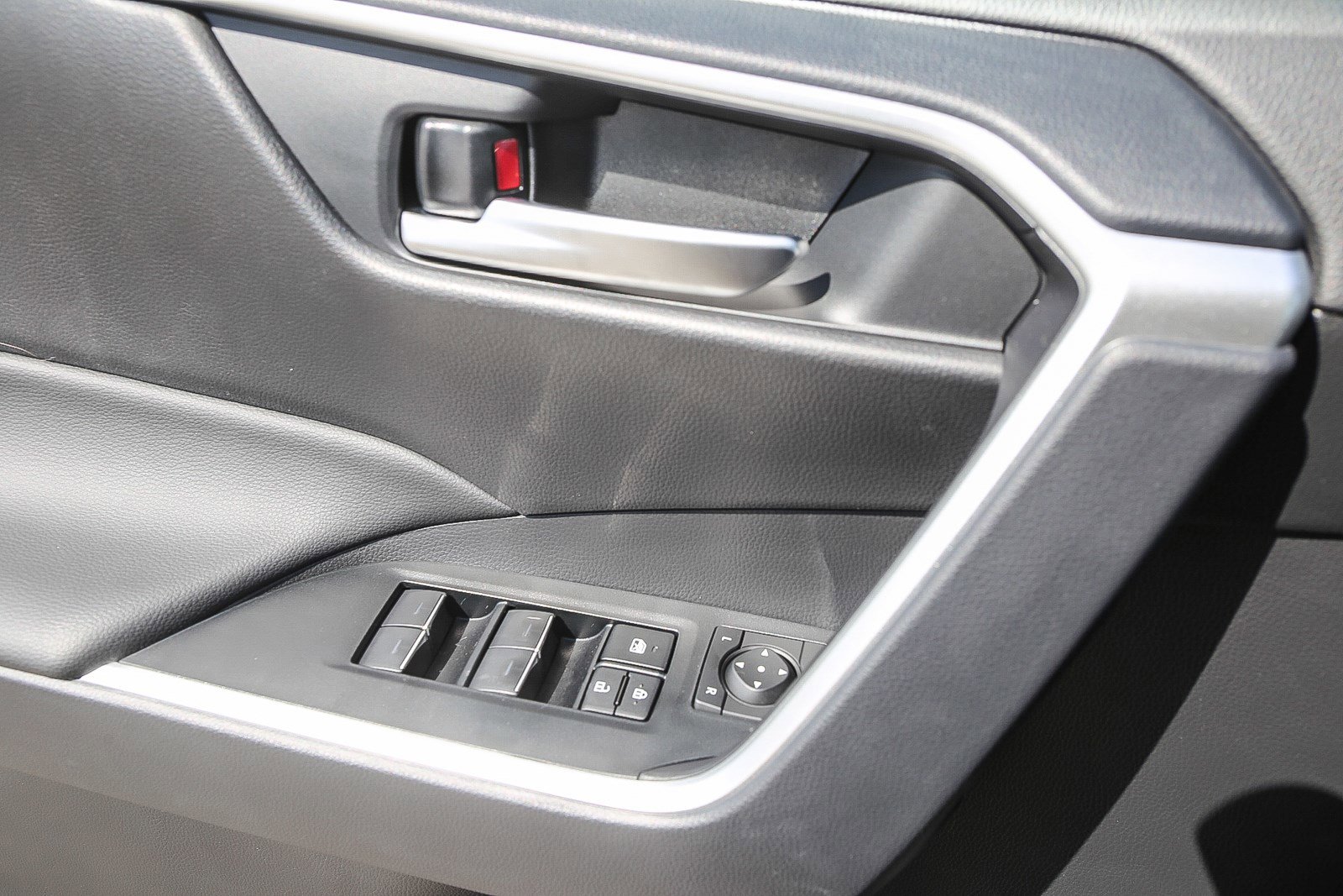 New 2025 Toyota RAV4 XLE image 22