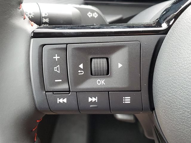 New 2026 Nissan Kicks SR w/ Cold Weather Package FWD image 10