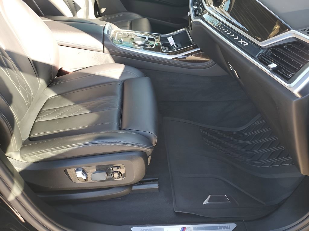 Used 2023 BMW X7 xDrive40i w/ M Sport Package image 16