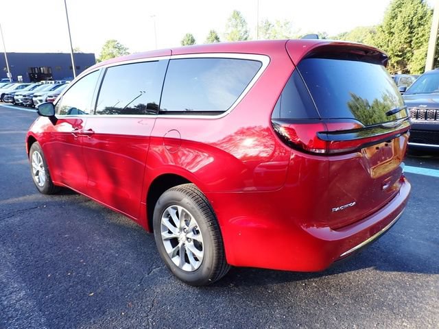 New 2026 Chrysler Pacifica Select AWD/4WD image 3