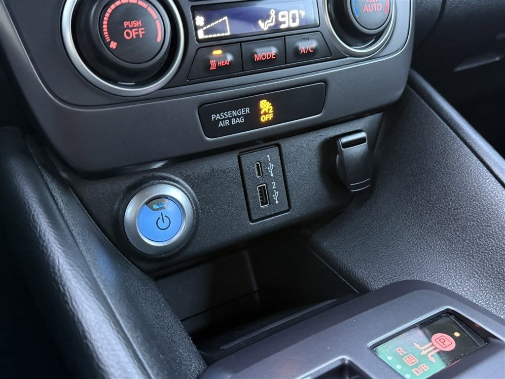 Used 2022 Nissan Leaf S image 30