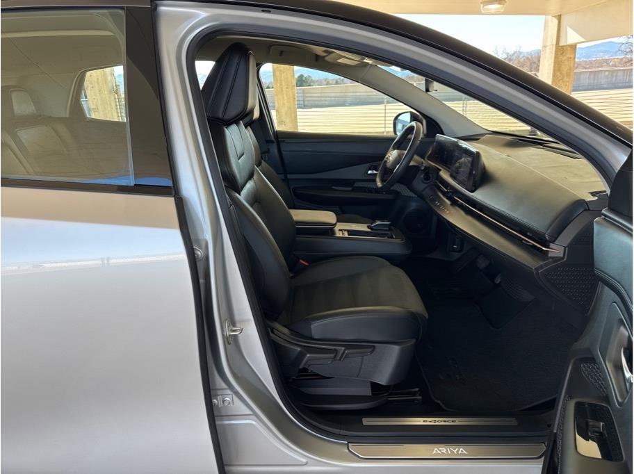 Used 2023 Nissan Ariya AWD image 14