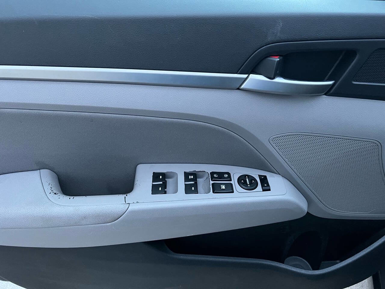 Used 2020 Hyundai Elantra SEL w/ Convenience Package (C2) image 25