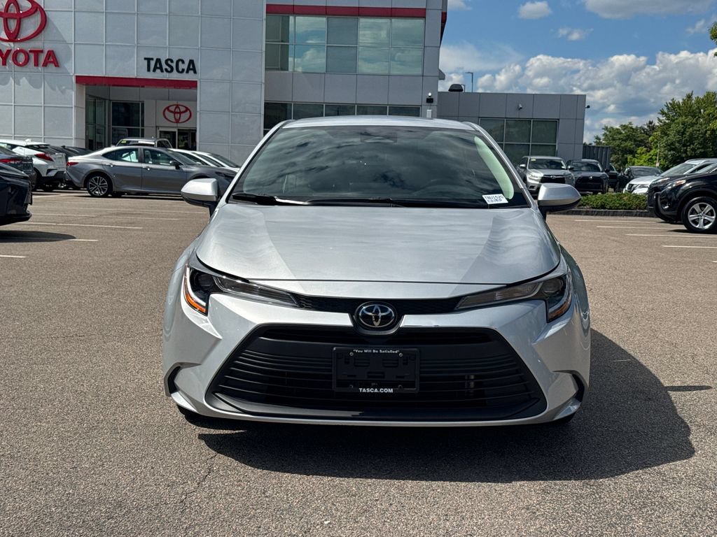 Used 2024 Toyota Corolla LE FWD image 2