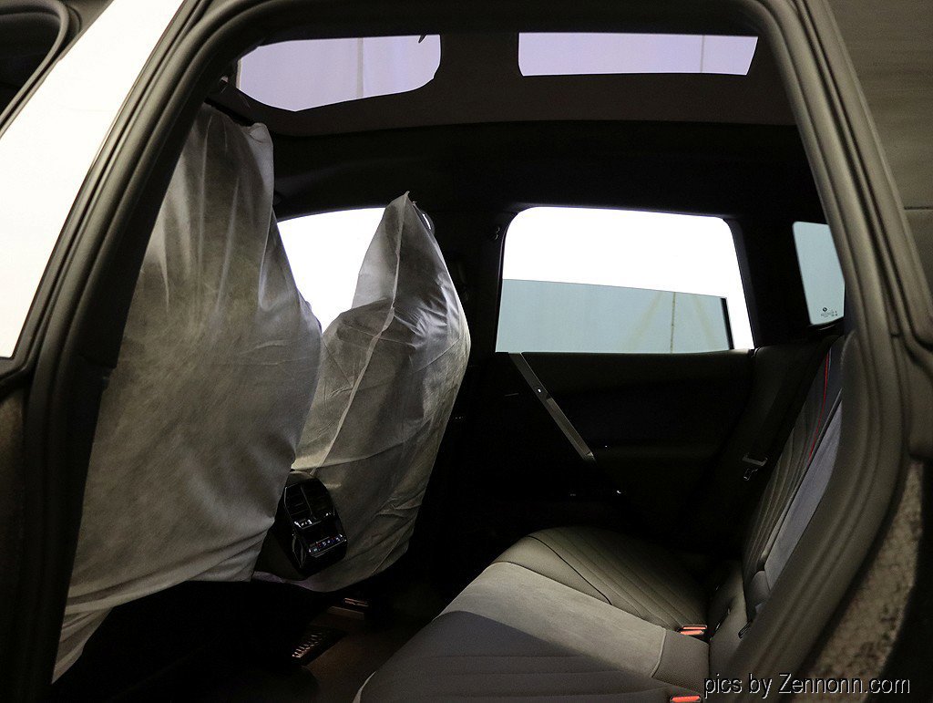 Used 2026 BMW iX xDrive60 w/ M Sport Package image 24