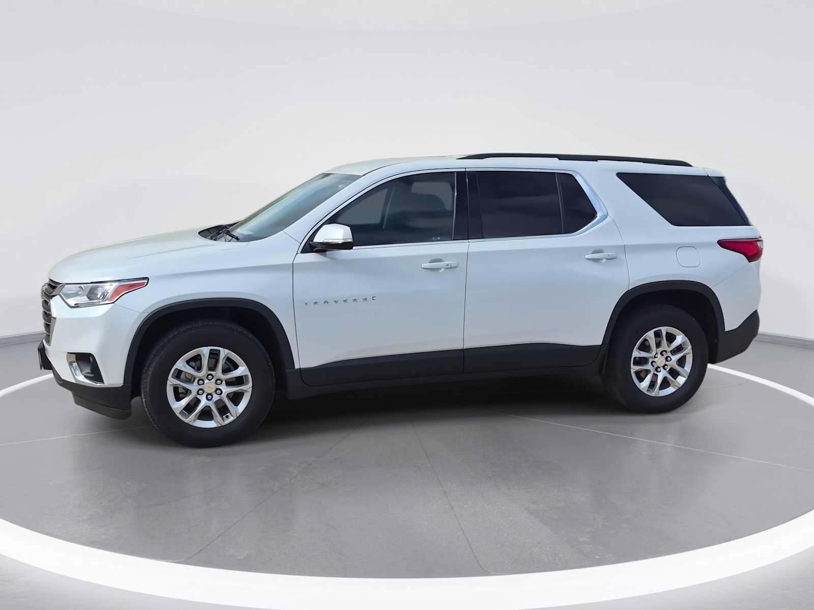 Used 2019 Chevrolet Traverse LT FWD image 4
