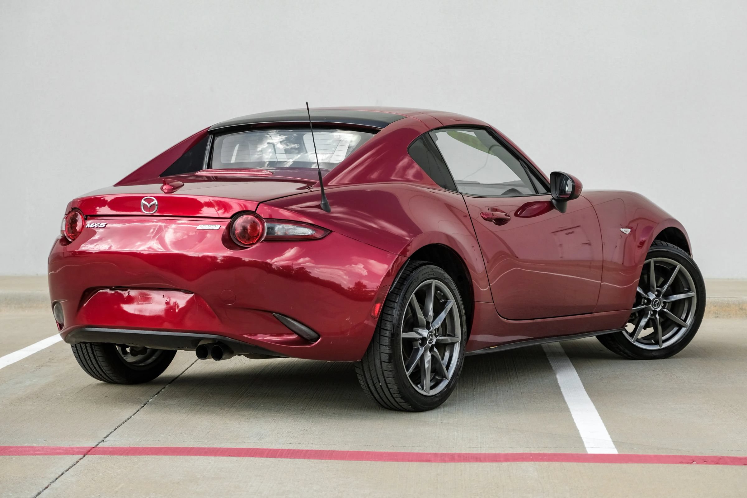Used 2018 MAZDA MX-5 Miata RF Grand Touring RWD image 4