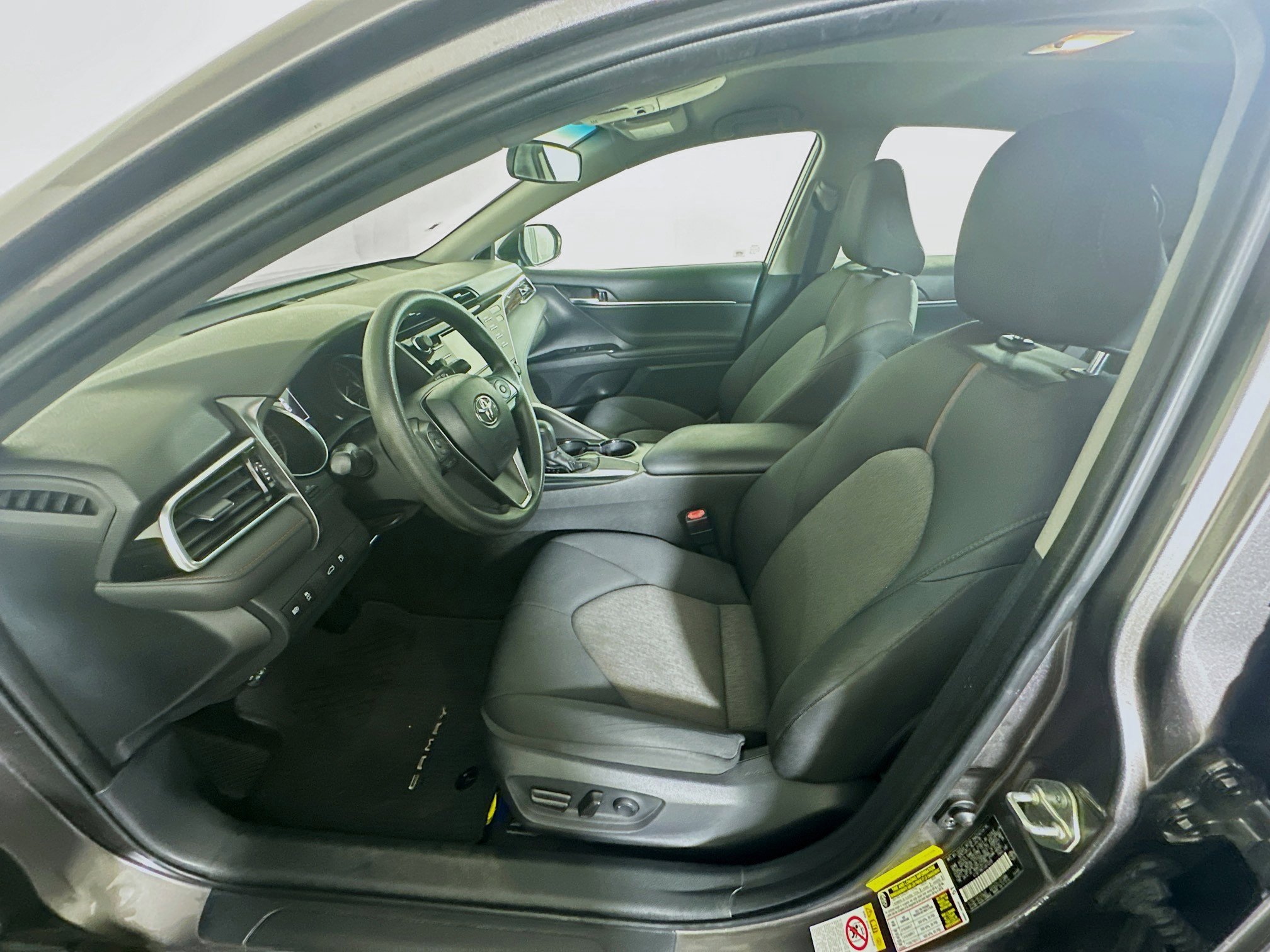 Used 2018 Toyota Camry LE image 13