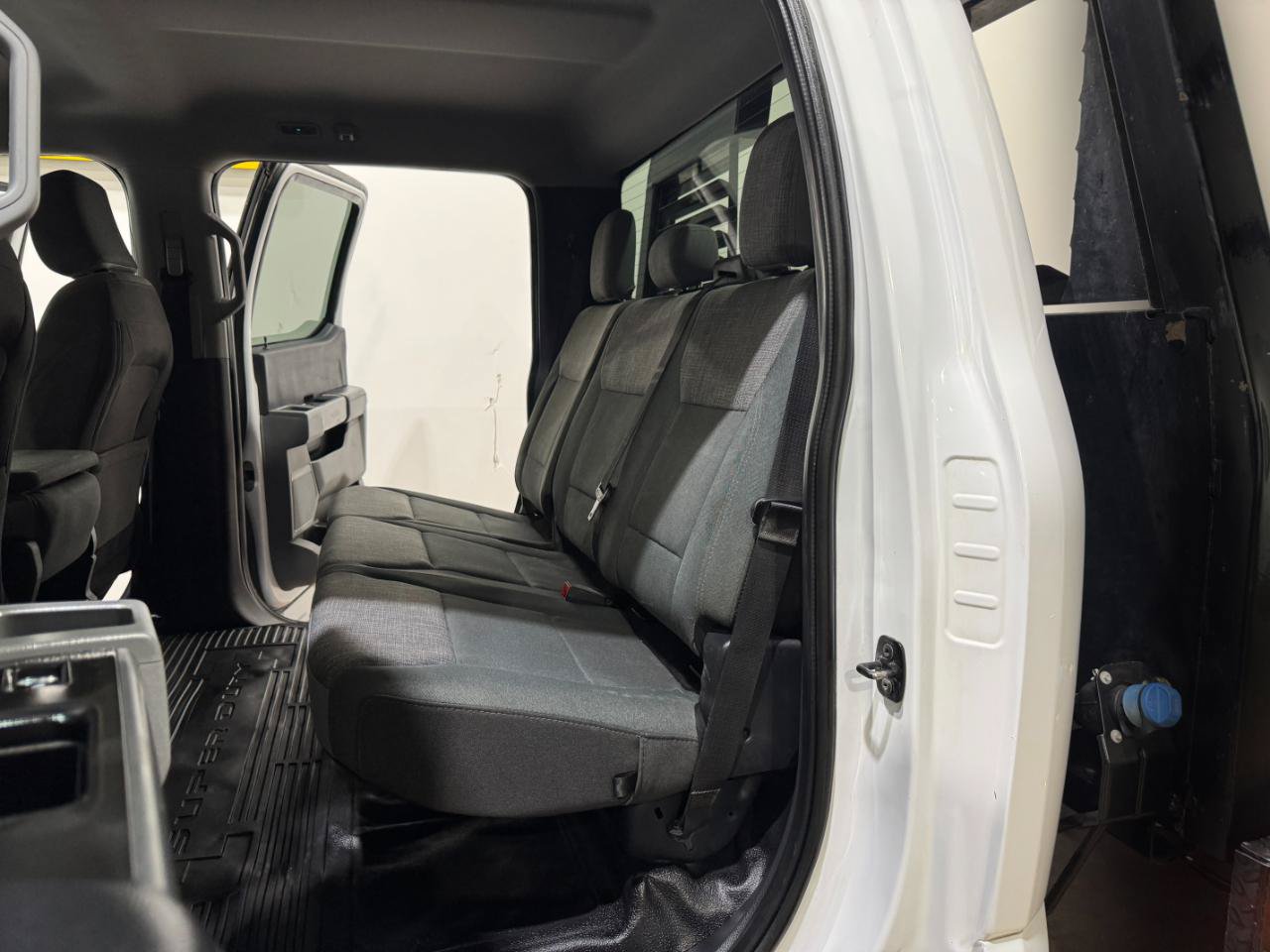 Used 2024 Ford F550 4x4 Crew Cab Super Duty w/ XLT Value Package image 18