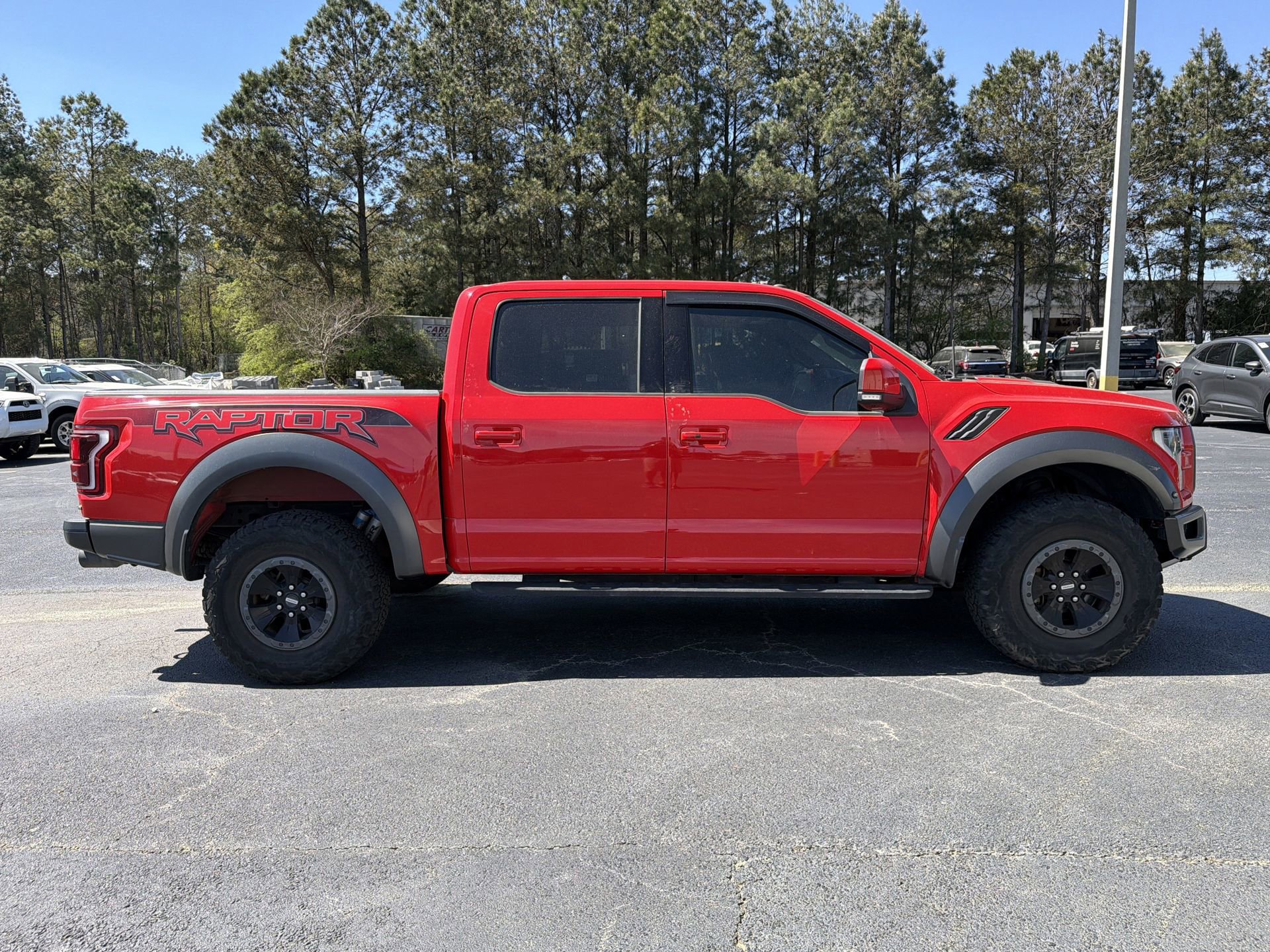 Used 2018 Ford F150 Raptor w/ Equipment Group 802A Luxury image 15