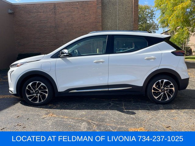 Used 2023 Chevrolet Bolt EUV Premier w/ Super Cruise Package FWD image 2