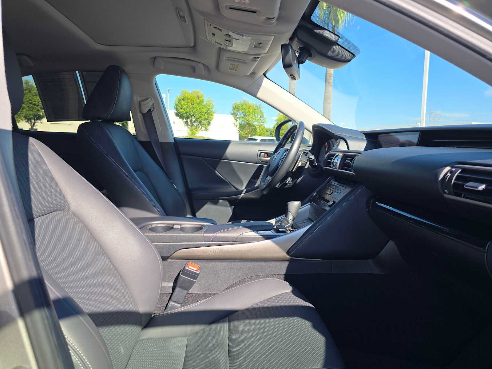 Used 2018 Lexus IS 300 image 11