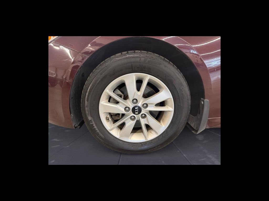 Used 2017 Kia Optima LX FWD image 9