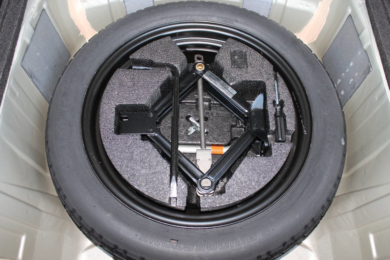 Used 2007 Subaru Outback 2.5i L.L. Bean image 28