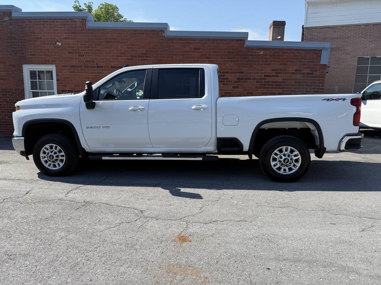 Used 2025 Chevrolet Silverado 2500 LT w/ Convenience Package AWD/4WD image 19