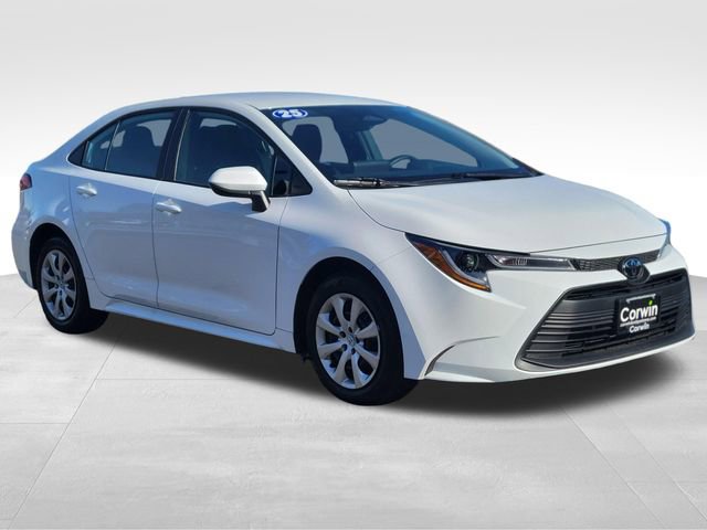 Used 2025 Toyota Corolla LE image 1