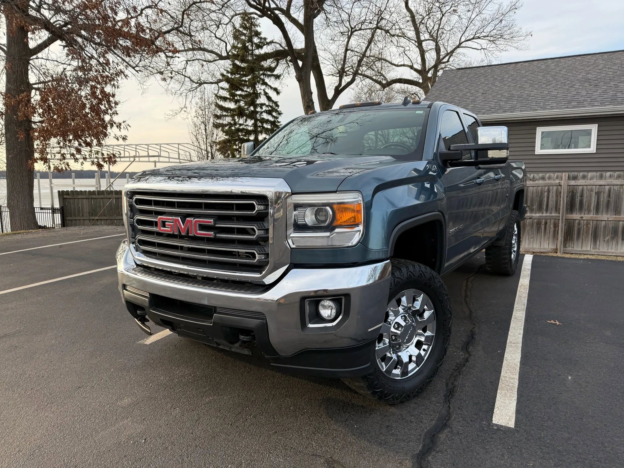 Used 2015 GMC Sierra 2500 SLE w/ SLE Preferred Package image 1