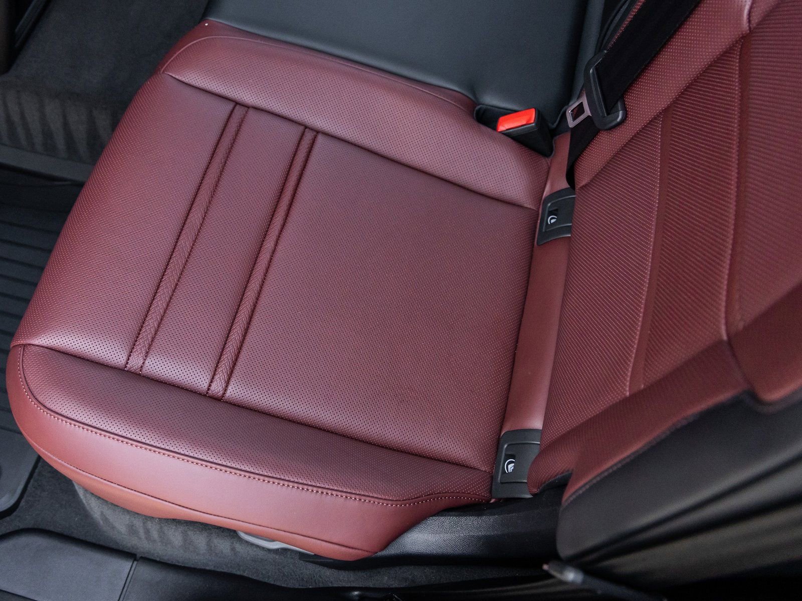 New 2026 Porsche Cayenne GTS image 34