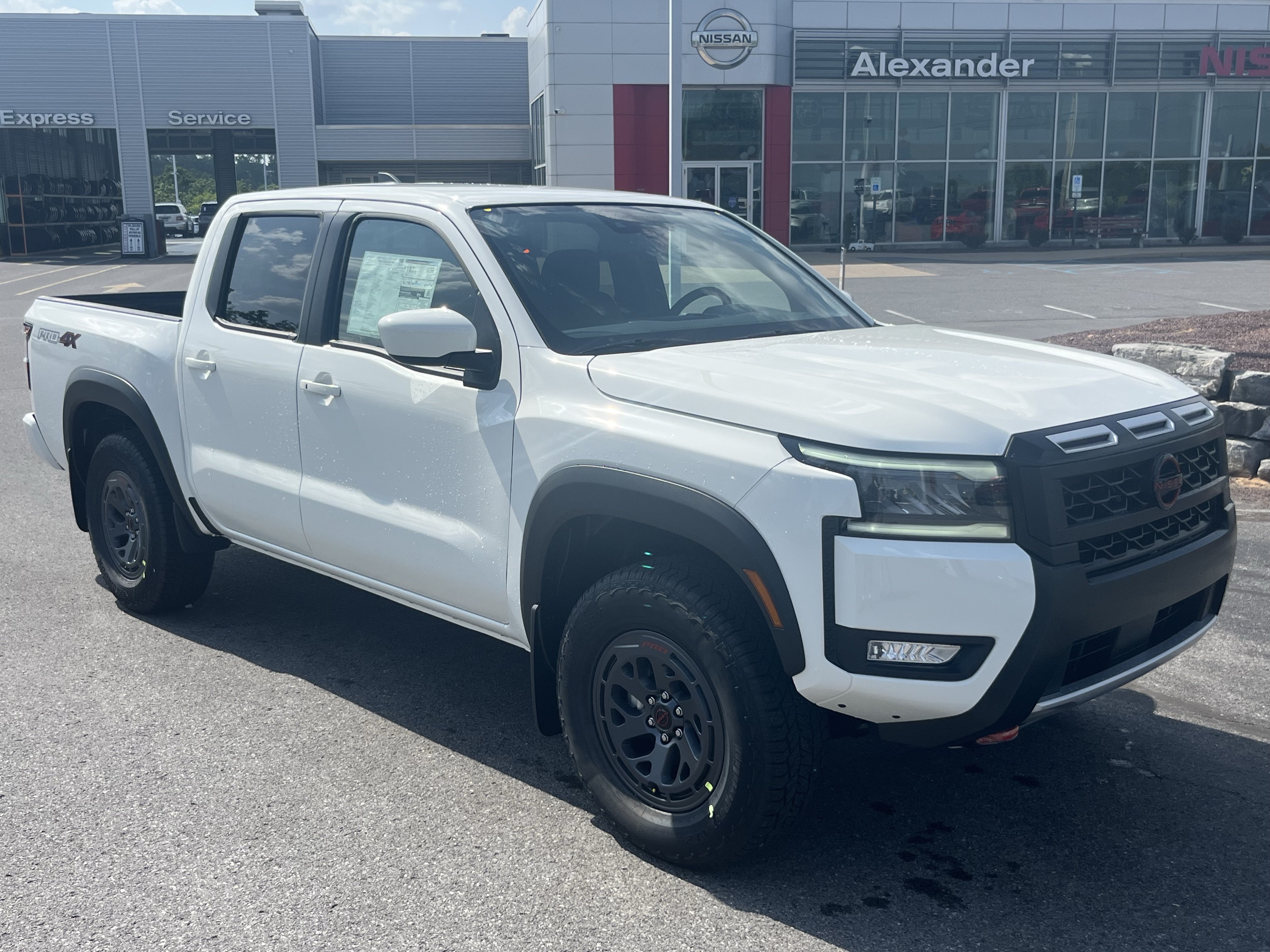 New 2026 Nissan Frontier PRO-4X w/ Tow Package