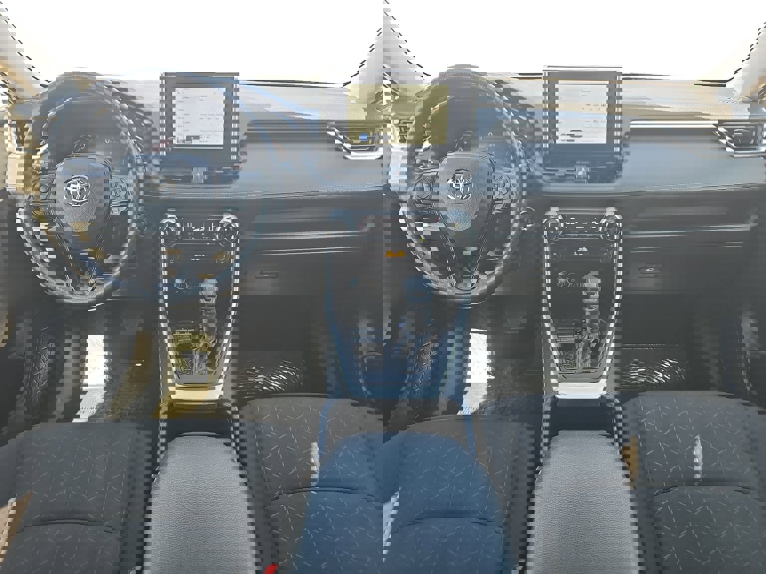 Used 2023 Toyota RAV4 XLE image 12