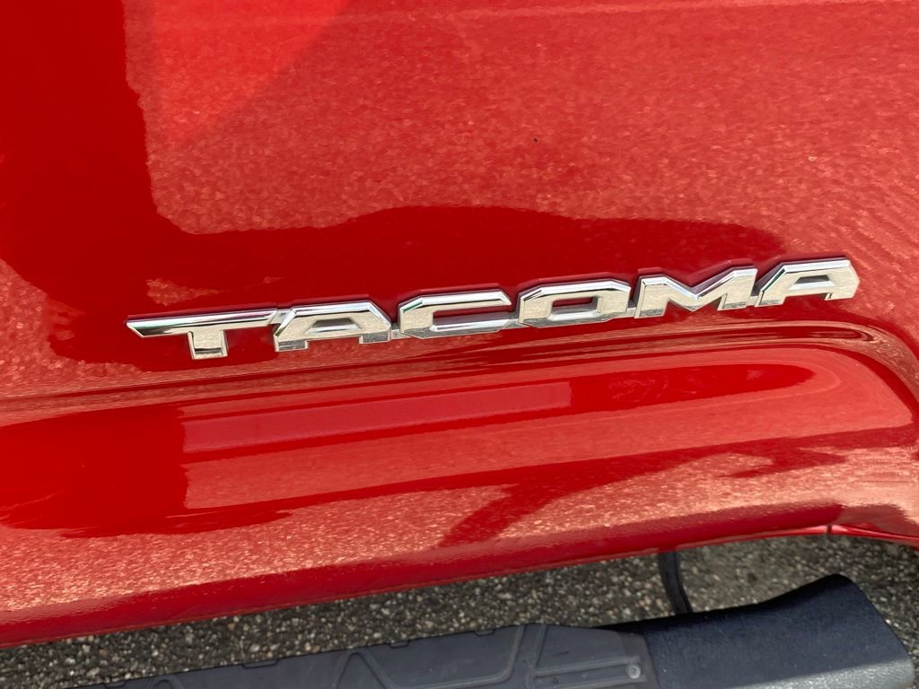 Used 2017 Toyota Tacoma SR5 w/ Tow Package RWD image 13