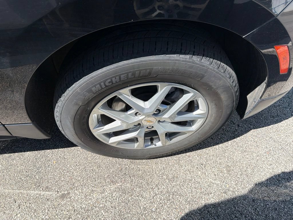Used 2023 Chevrolet Equinox LT AWD/4WD image 5