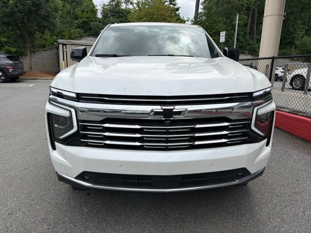 Used 2025 Chevrolet Suburban Premier AWD/4WD image 3