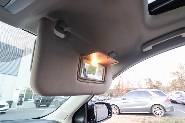 Used 2019 INFINITI QX60 Luxe w/ Essential Package image 57