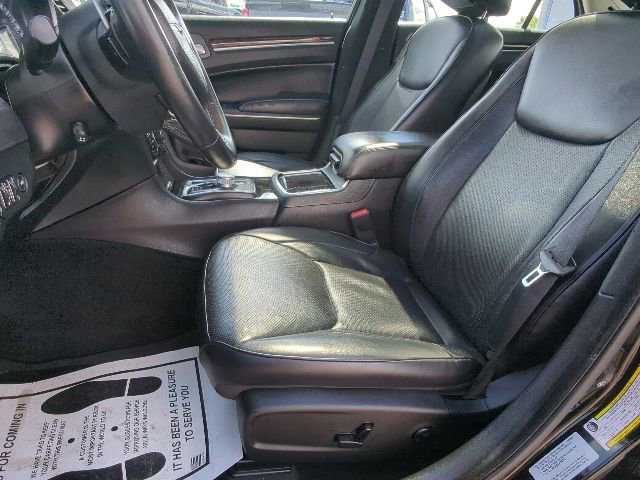 Used 2015 Chrysler 300 C w/ Light Group RWD image 21